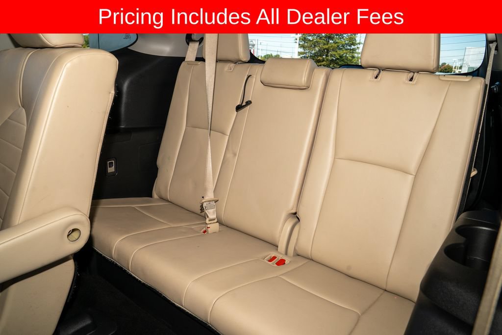 Used 2021 Toyota Highlander XLE FWD image 11