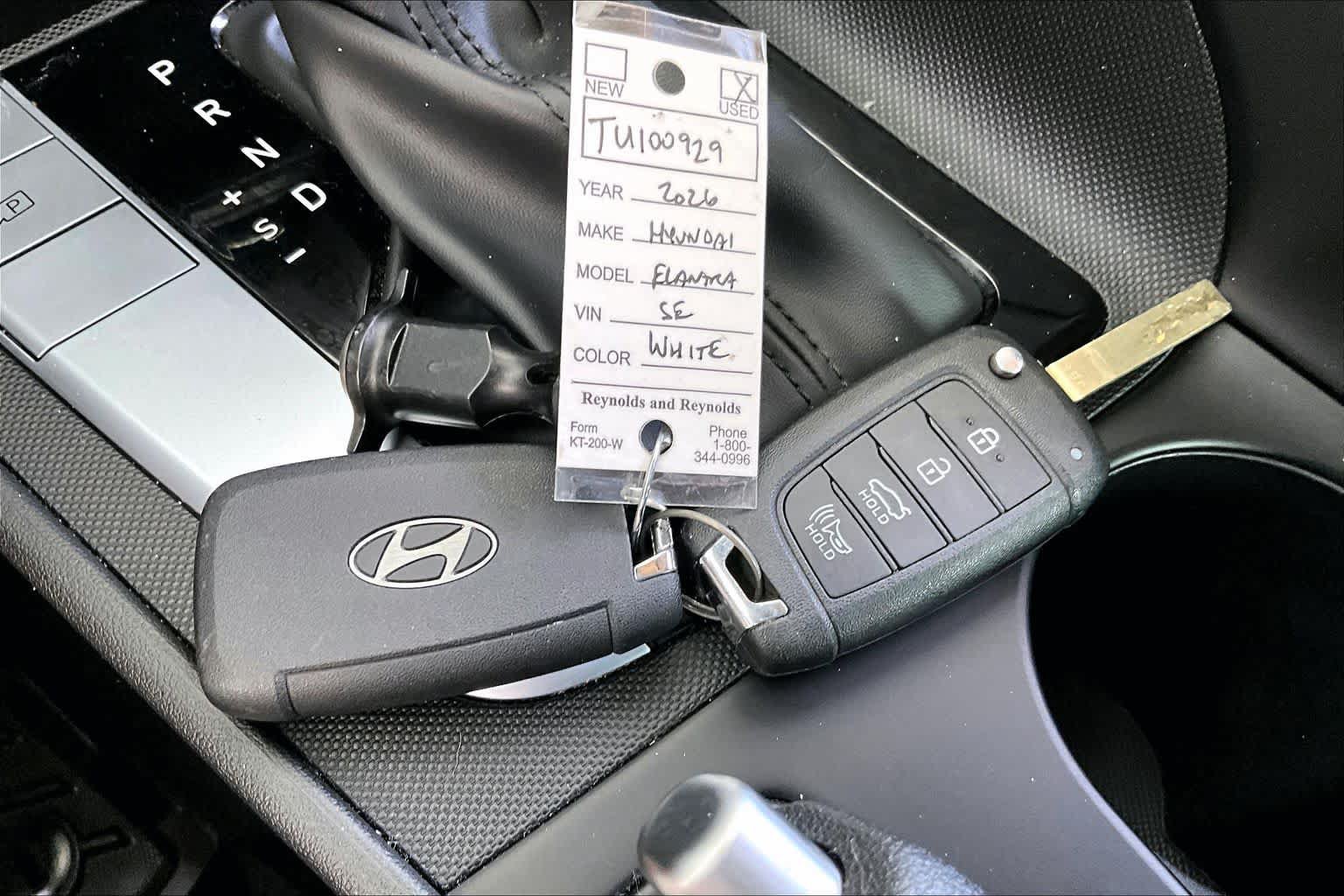 Used 2026 Hyundai Elantra SE FWD image 14