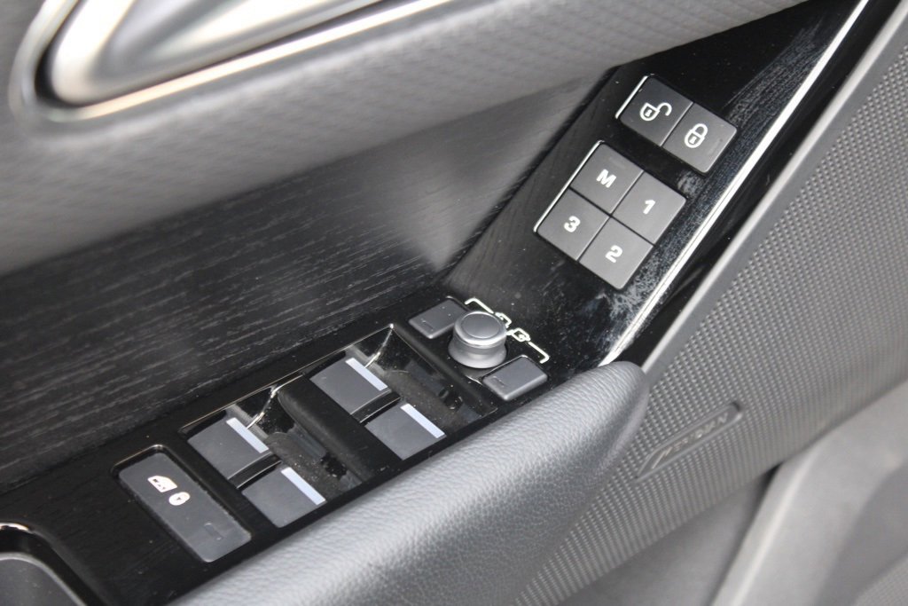 Used 2019 Land Rover Range Rover Velar R-Dynamic HSE image 14