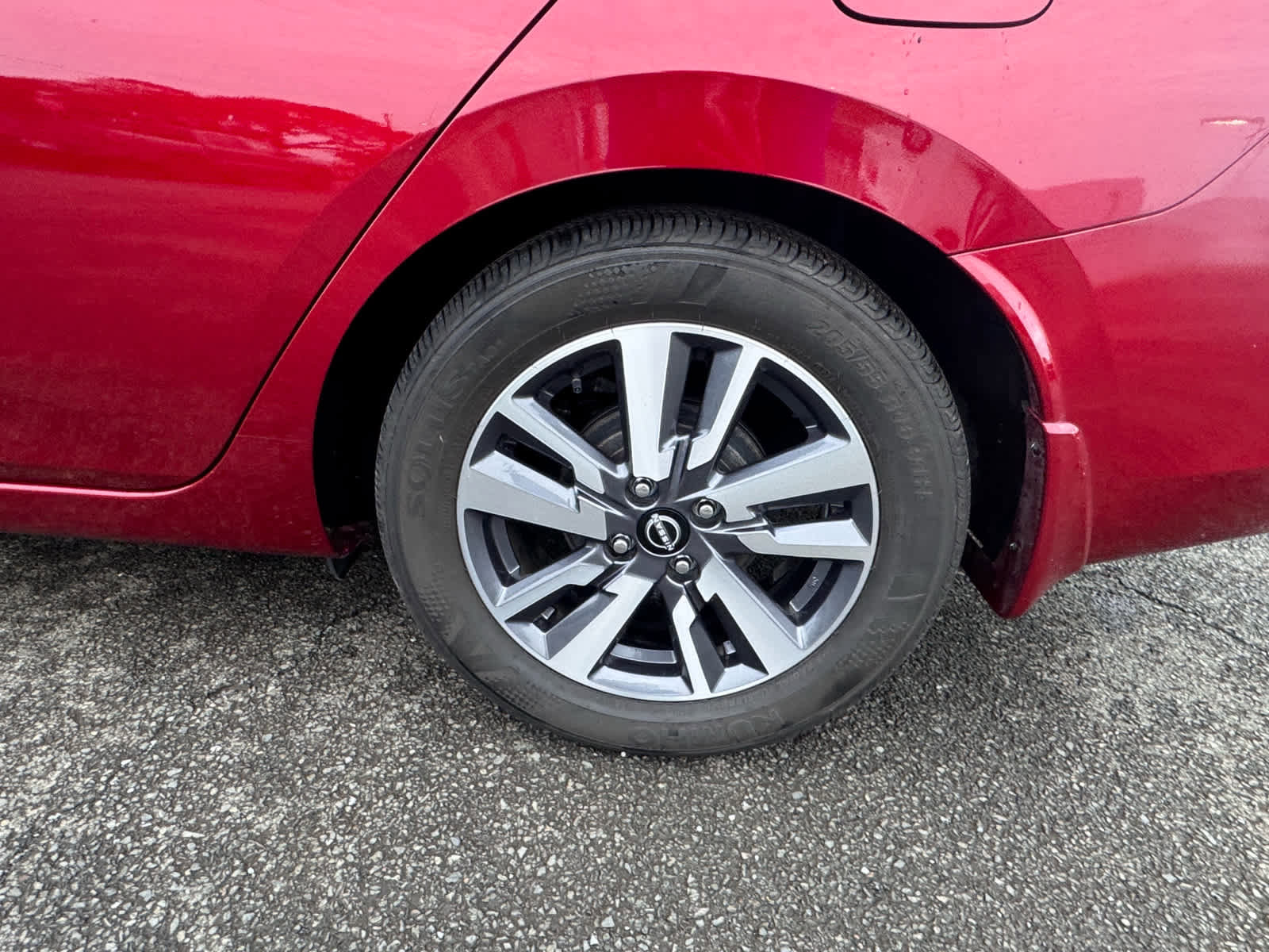 Used 2024 Nissan Versa SV w/ Trunk Package image 4