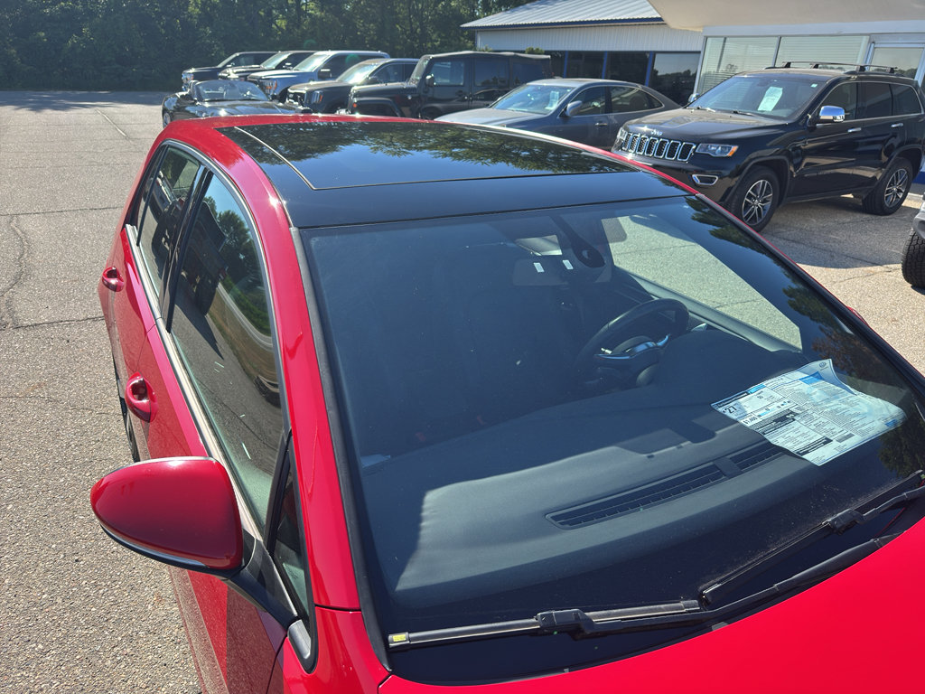 Used 2019 Volkswagen GTI SE FWD image 13