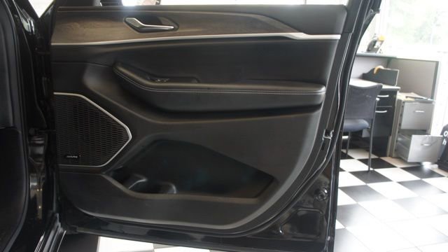 Used 2022 Jeep Grand Cherokee L Limited image 48