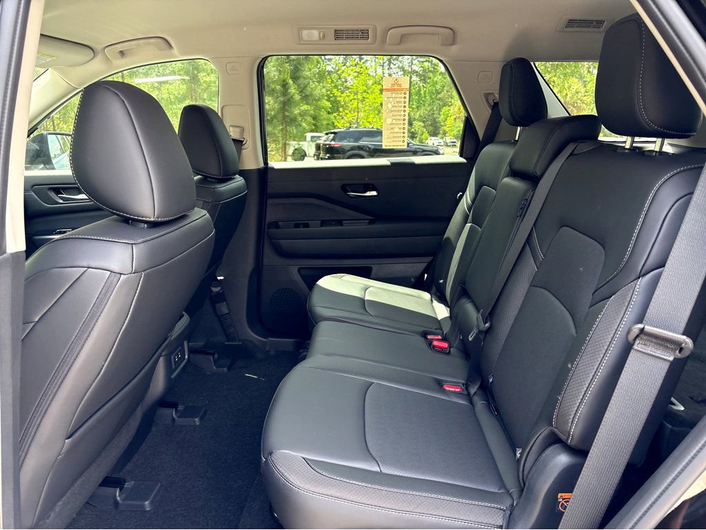 New 2026 Nissan Pathfinder SL w/ Cargo Package FWD image 20