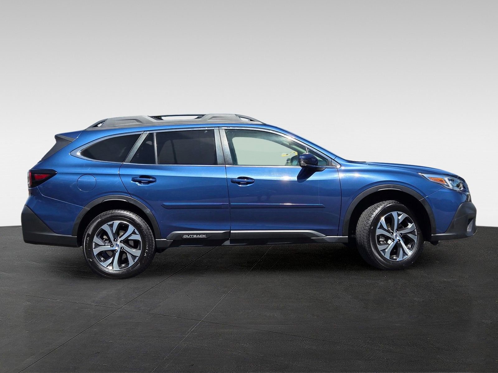 Used 2022 Subaru Outback Limited AWD/4WD image 3