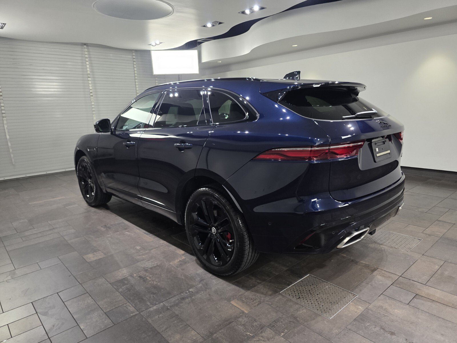 New 2026 Jaguar F-PACE R-Dynamic S AWD/4WD image 4