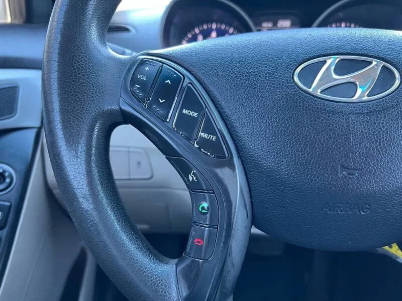 Used 2014 Hyundai Elantra SE w/ Option Group 02 FWD image 20