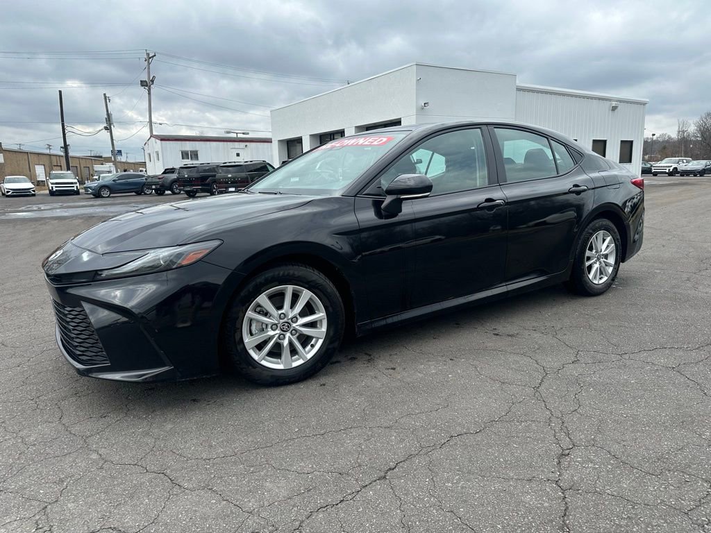 Used 2025 Toyota Camry LE FWD image 10