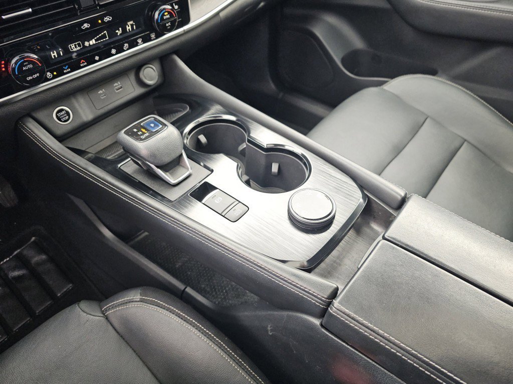 Used 2021 Nissan Rogue SL image 32