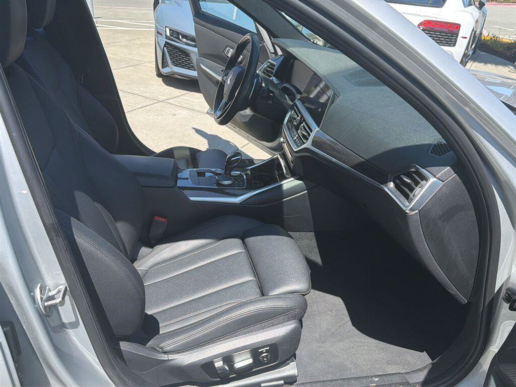 Used 2020 BMW 330i Sedan w/ Convenience Package RWD image 13