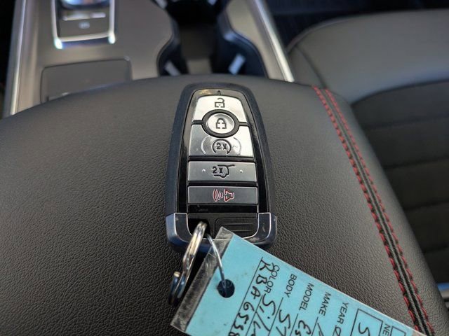 Used 2024 Ford Edge ST-Line image 31