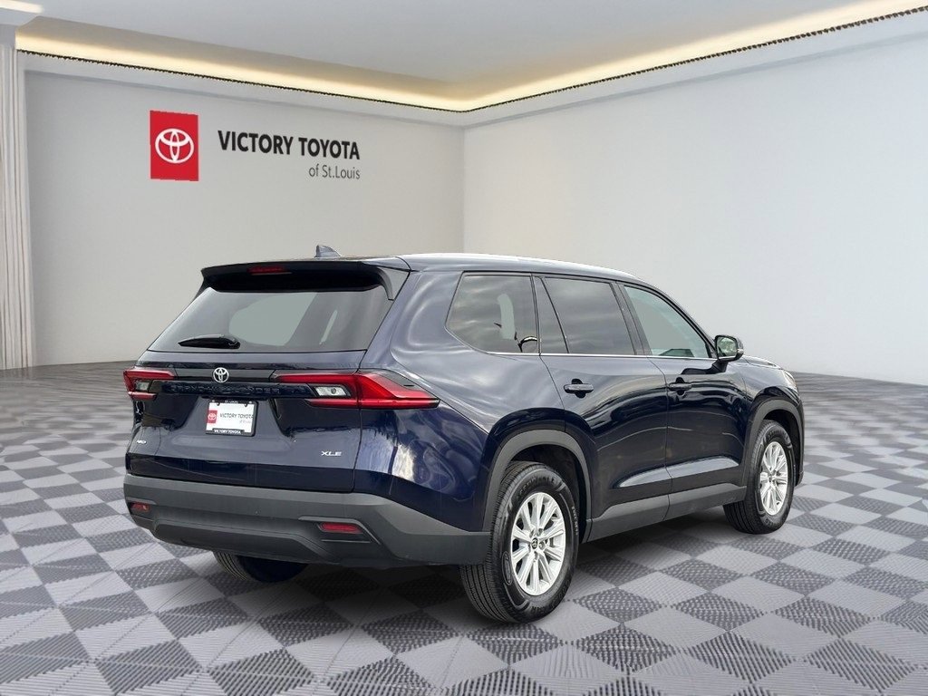Used 2025 Toyota Grand Highlander AWD image 4