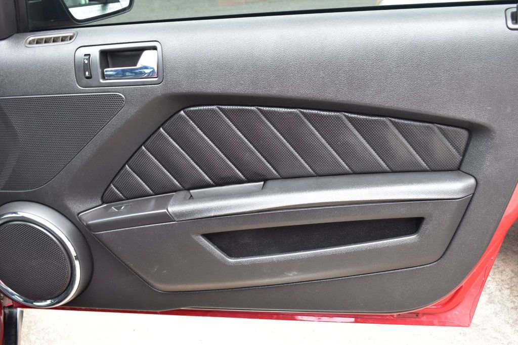 Used 2012 Ford Mustang Premium RWD image 33