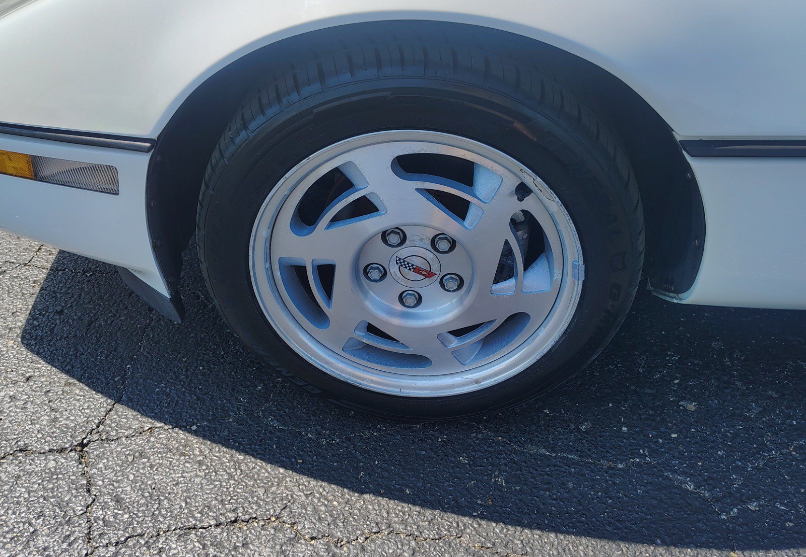 Used 1990 Chevrolet Corvette Coupe RWD image 9
