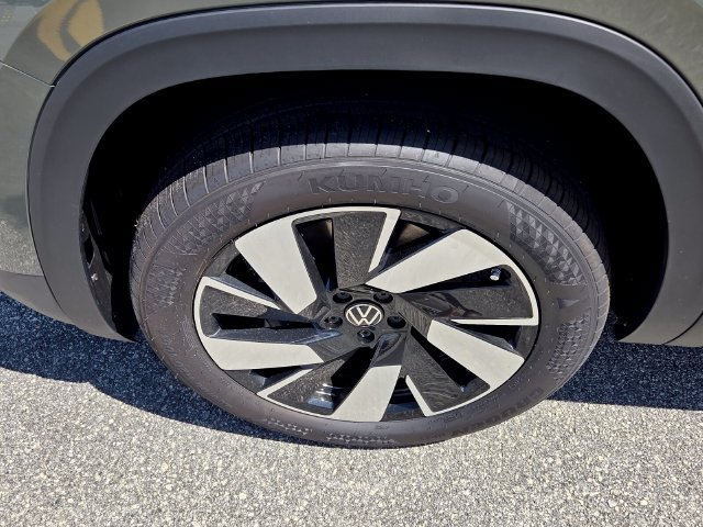 New 2026 Volkswagen Atlas Cross Sport SE FWD image 18