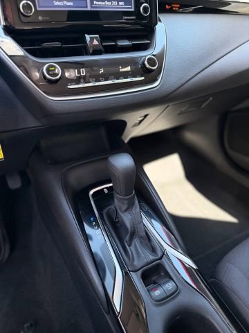 Used 2021 Toyota Corolla LE image 26
