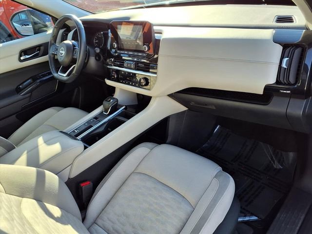 Certified 2022 Nissan Pathfinder SV image 28