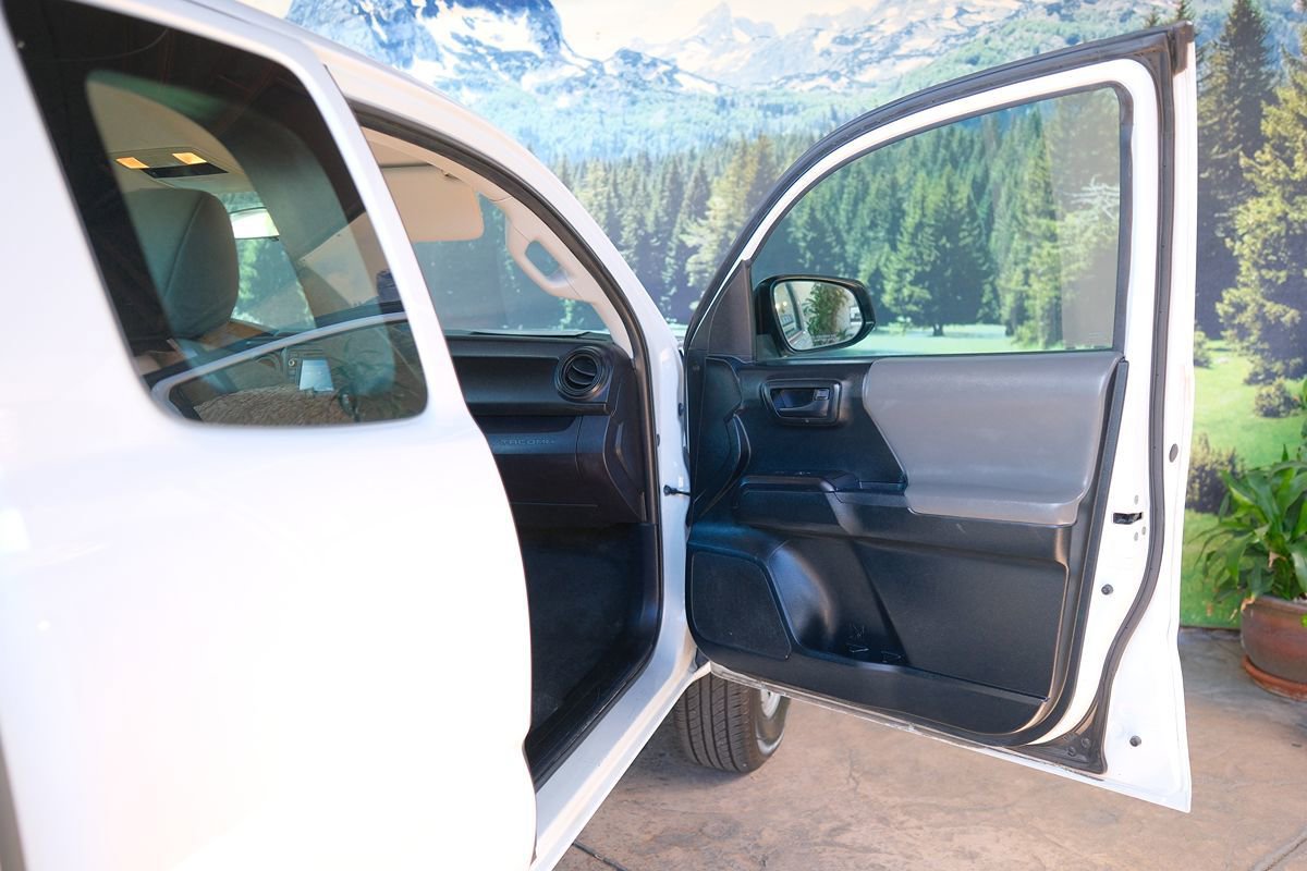 Used 2017 Toyota Tacoma SR RWD image 31