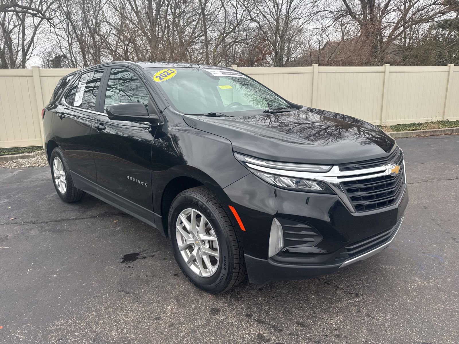 Used 2023 Chevrolet Equinox LT image 3