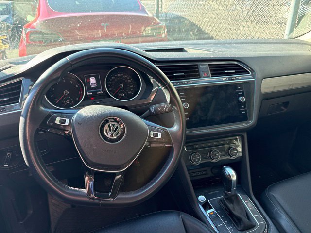 Used 2019 Volkswagen Tiguan SE w/ Panoramic Sunroof Package FWD image 6