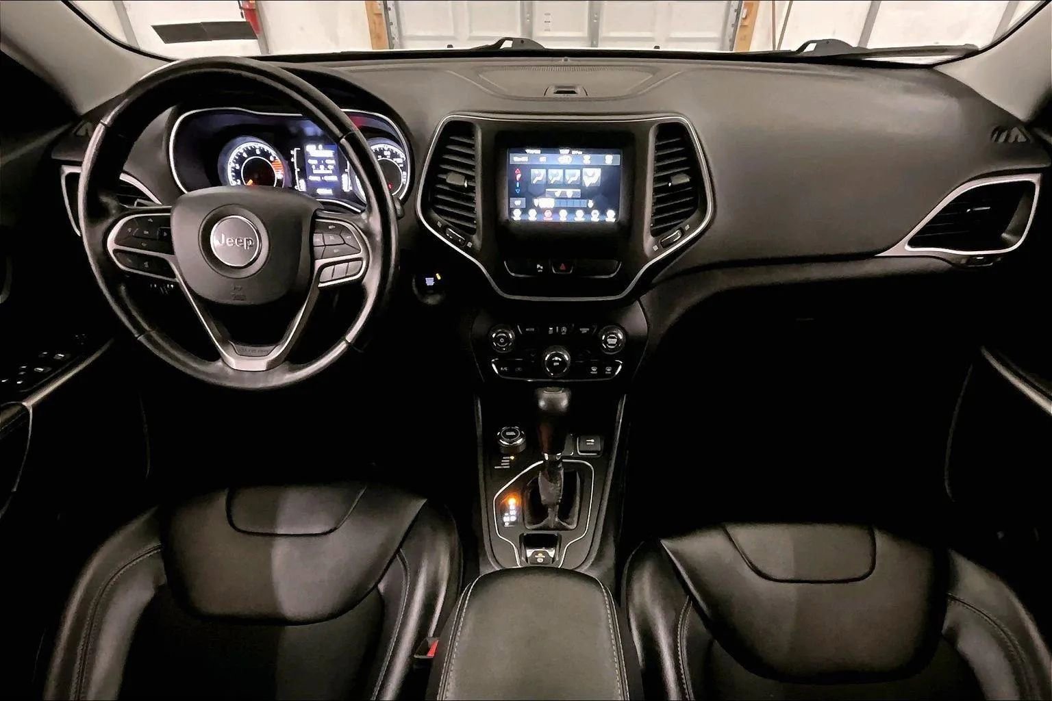 Used 2020 Jeep Cherokee Latitude Plus w/ Cold Weather Group image 14