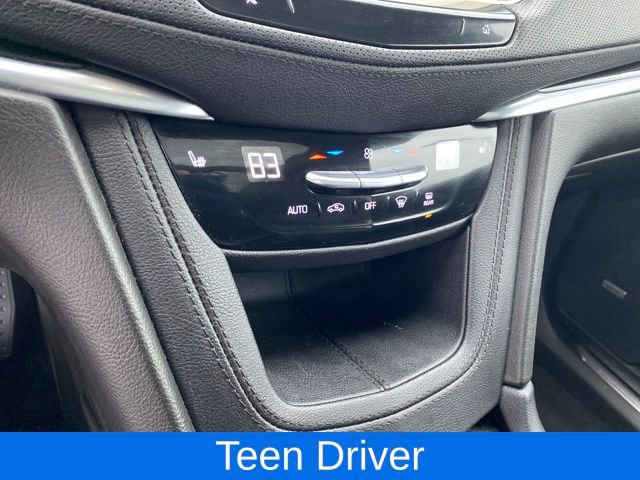 Certified 2022 Cadillac XT5 Premium Luxury image 11