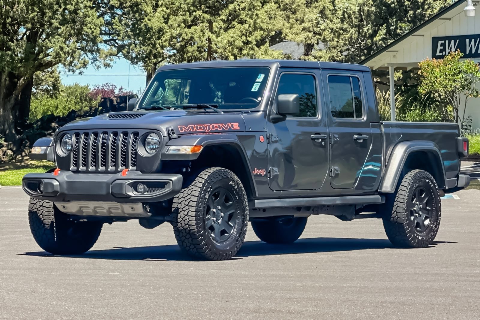 Used 2022 Jeep Gladiator Mojave w/ Trailer Tow Package AWD/4WD image 9