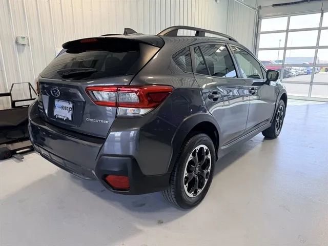 Used 2021 Subaru Crosstrek 2.0i Premium w/ Moonroof Package AWD/4WD image 3