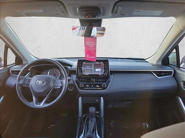 Used 2022 Toyota Corolla Cross LE AWD/4WD image 18