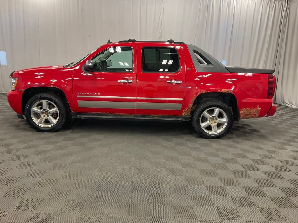 Used 2012 Chevrolet Avalanche LTZ AWD/4WD image 8