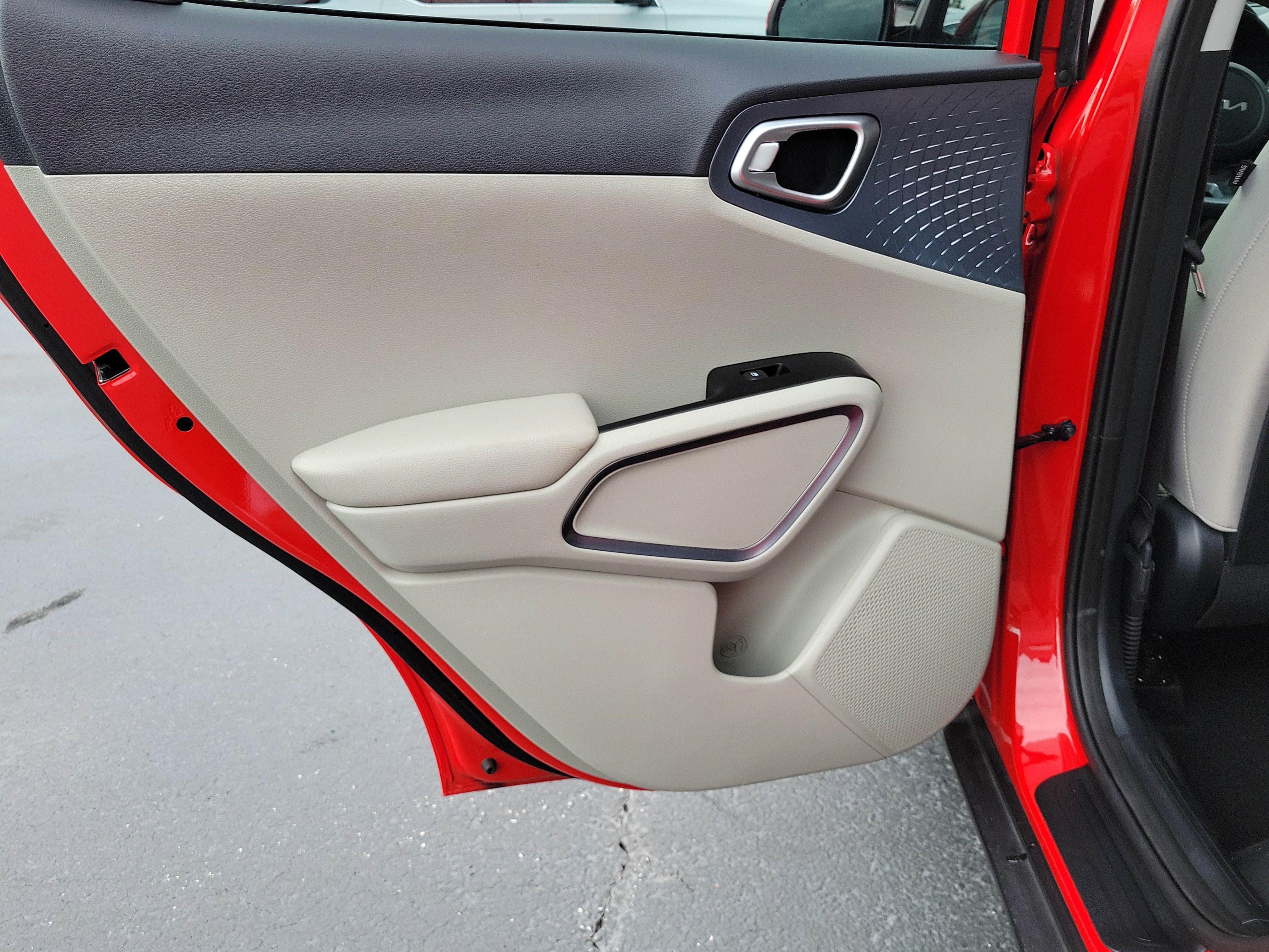 Used 2023 Kia Soul EX FWD image 12