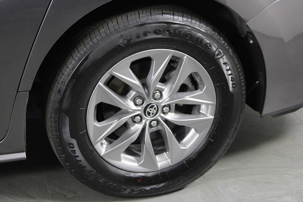 Used 2024 Toyota Sienna XLE image 13