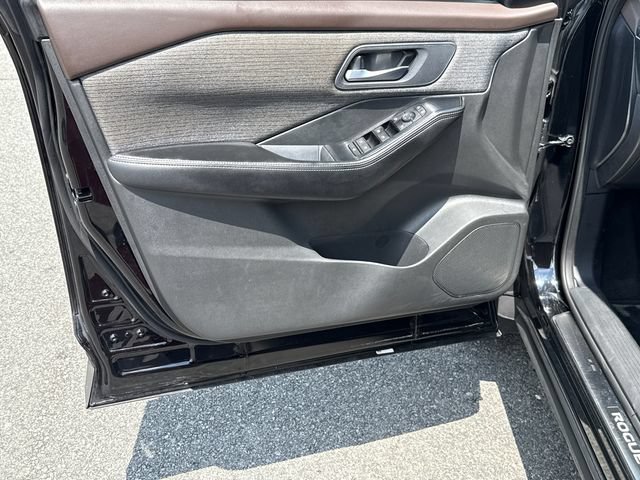 Used 2023 Nissan Rogue SV FWD image 10