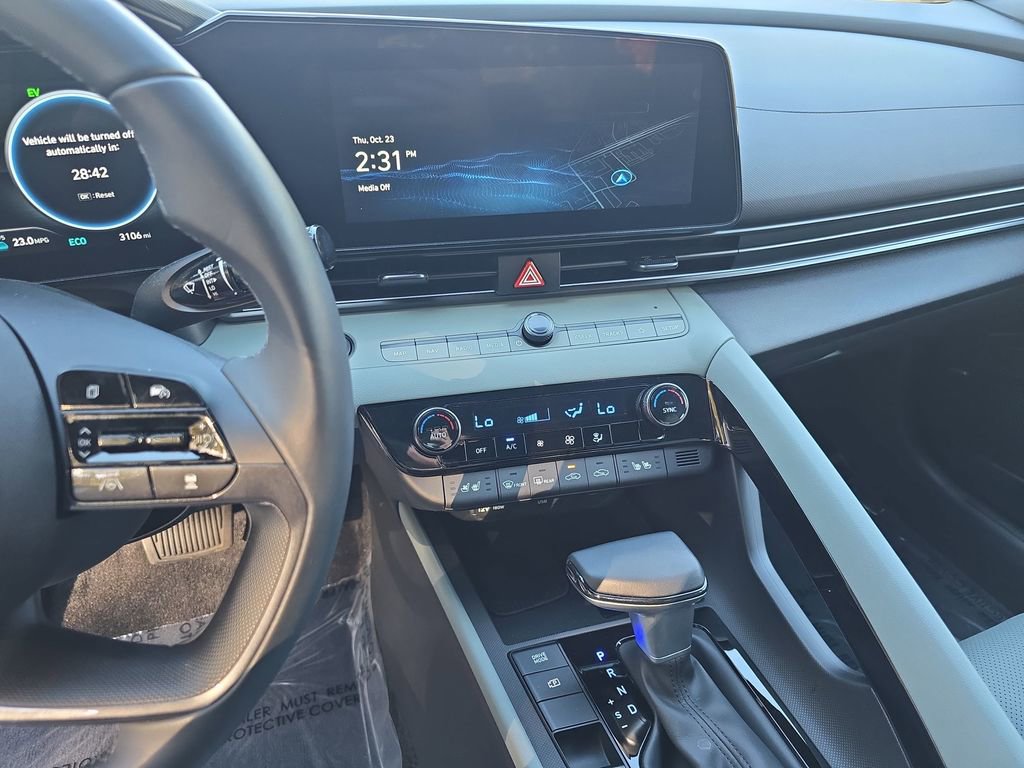 Used 2025 Hyundai Elantra Limited FWD image 18