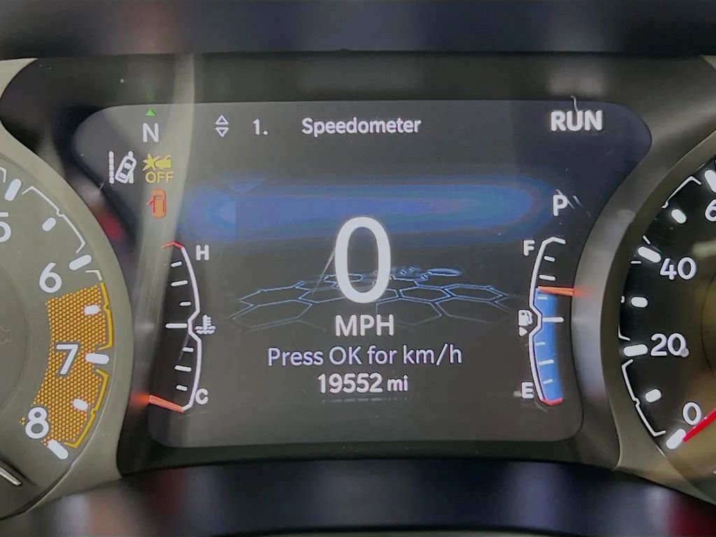 Used 2024 Jeep Compass Limited image 13