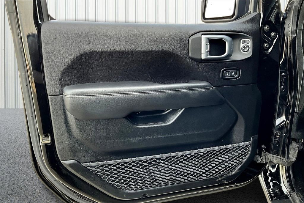 Used 2019 Jeep Wrangler Unlimited Sahara w/ Dual Top Group image 20