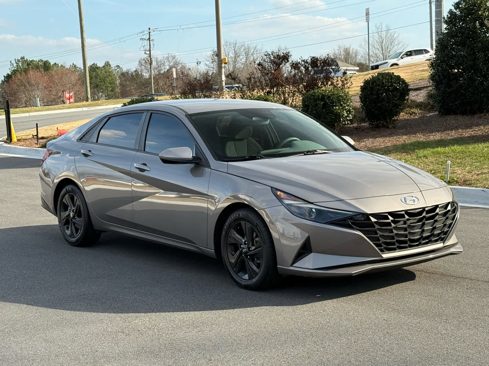 Used 2022 Hyundai Elantra SEL w/ Preferred Accessory Package image 7