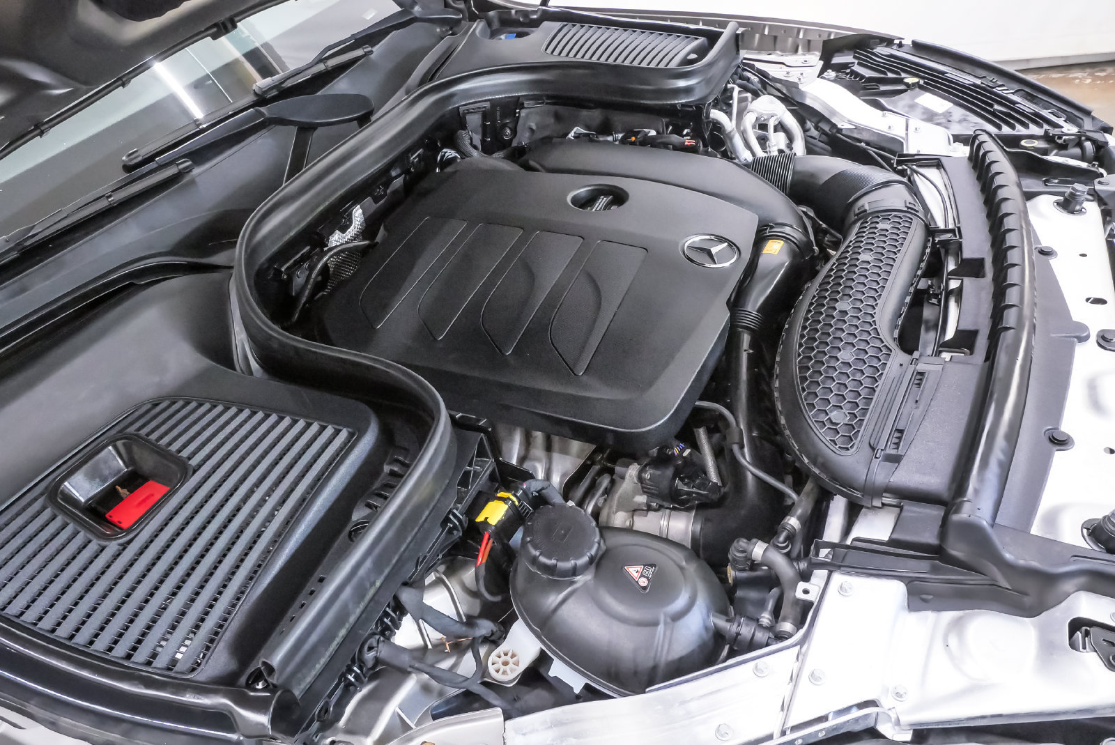 Used 2021 Mercedes-Benz GLC 300 image 36