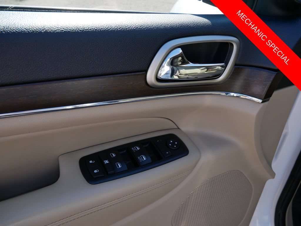 Used 2015 Jeep Grand Cherokee Limited w/ Trailer Tow Group IV AWD/4WD image 16