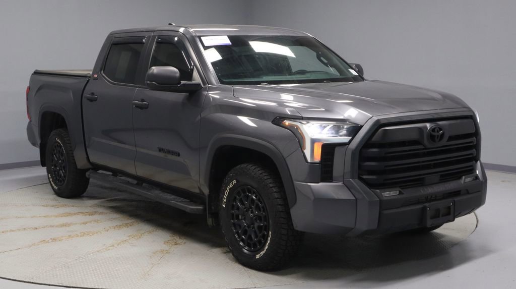 Used 2025 Toyota Tundra SR5 AWD/4WD image 1