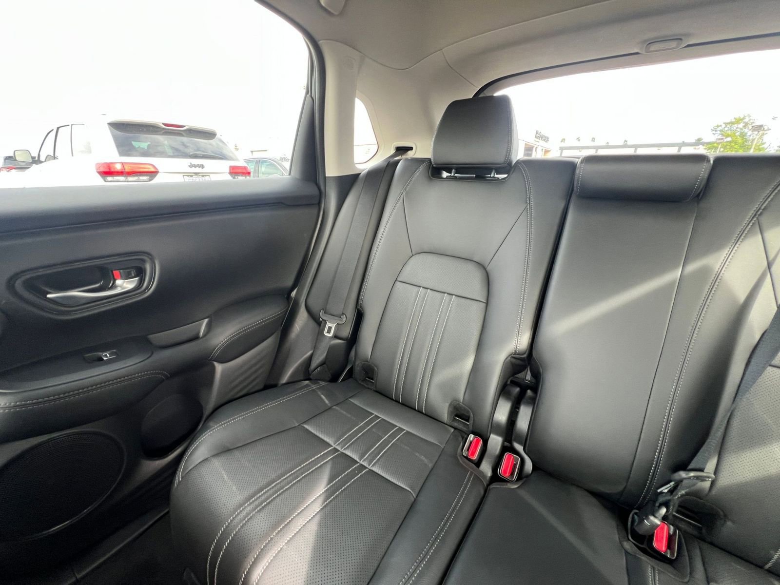 Used 2025 Honda HR-V EX-L image 40
