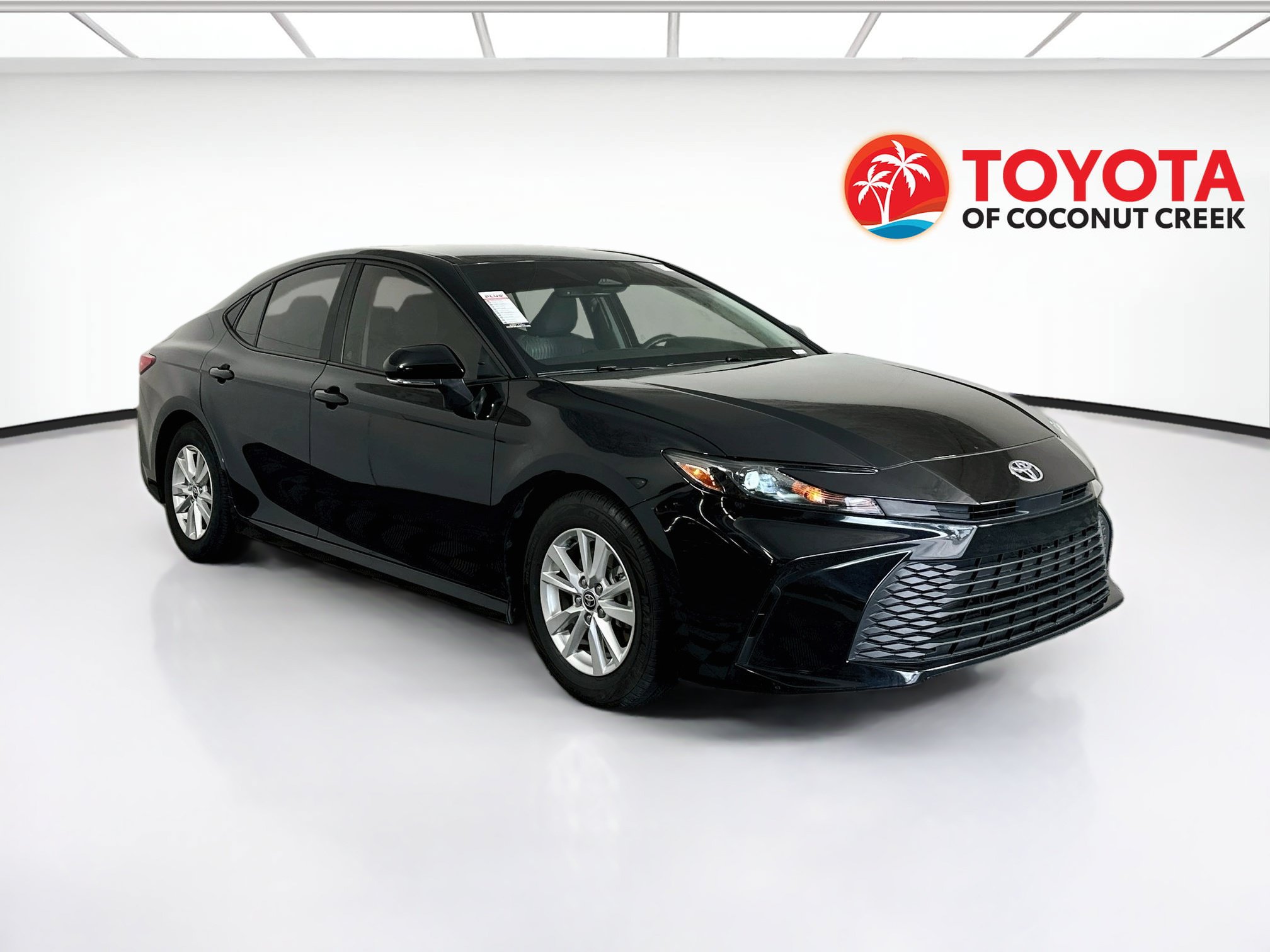 Used 2025 Toyota Camry LE w/ Convenience Package FWD image 1