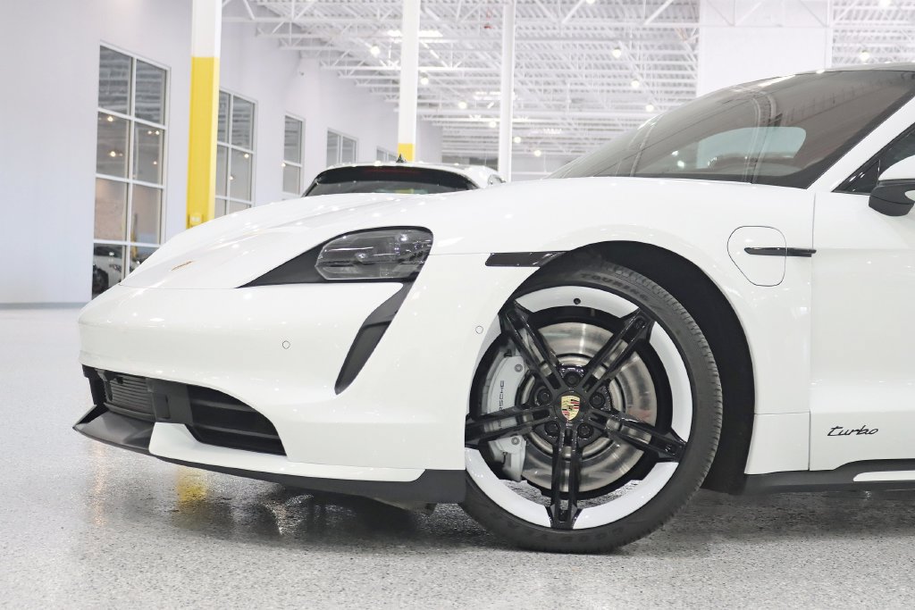 Used 2022 Porsche Taycan Turbo AWD/4WD image 2