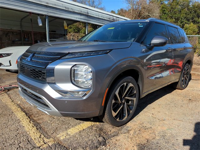 Used 2022 Mitsubishi Outlander SEL image 3