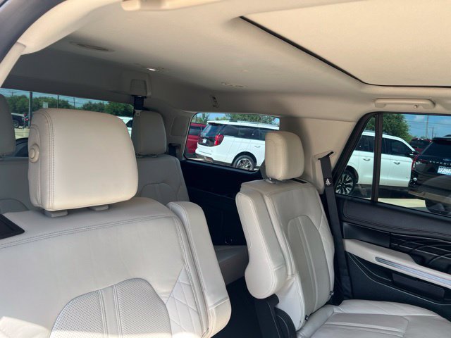 Certified 2018 Ford Expedition Platinum RWD image 24