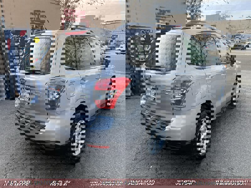 Used 2015 Subaru Forester 2.5i Premium image 9