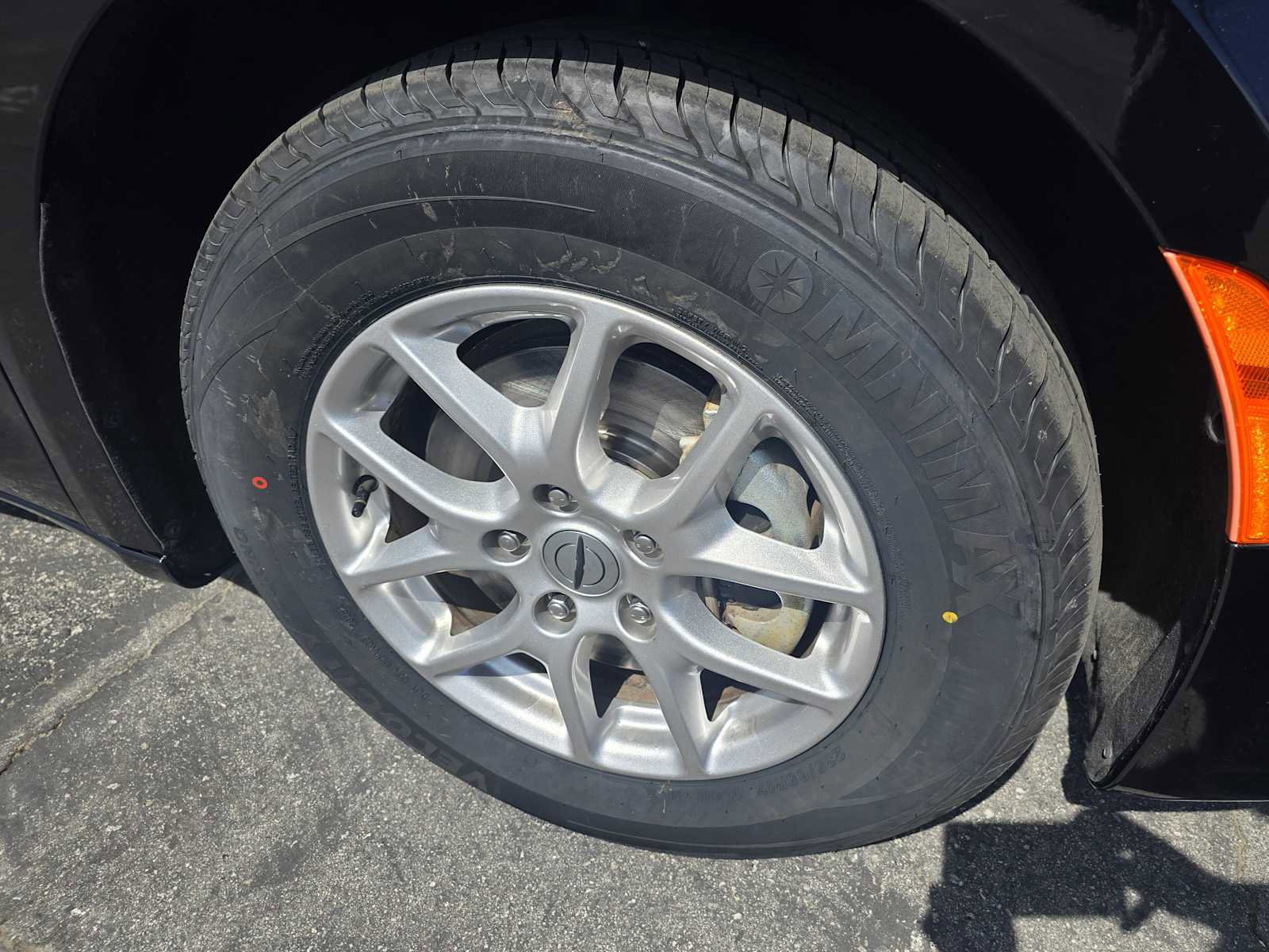 Used 2024 Chrysler Pacifica Touring-L image 9