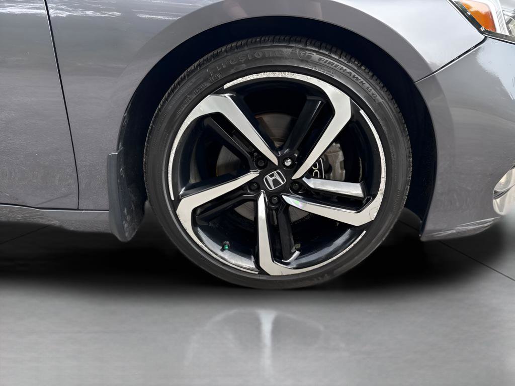 Used 2018 Honda Accord Sport image 2