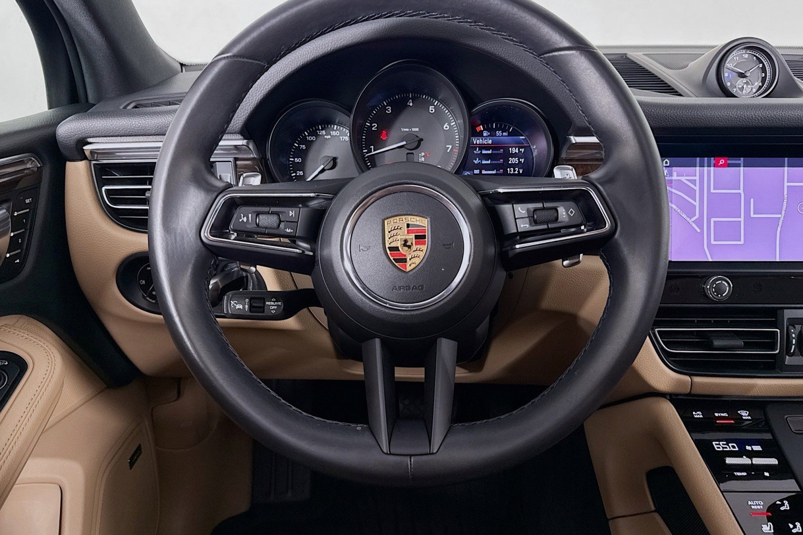 Used 2025 Porsche Macan AWD/4WD image 17