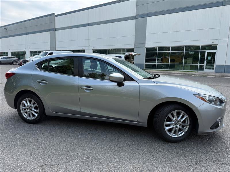 Used 2014 MAZDA MAZDA3 i Touring w/ Technology Package FWD image 14