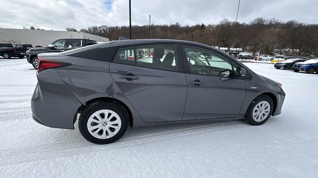 Used 2021 Toyota Prius LE image 6